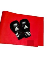 Vendo Guantoni da Boxe/ Kickboxing Adidas per inutilizzo. Indossati due volte. 