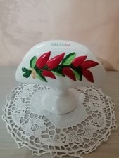 Portatovaglioli in ceramica calabrese con peperoncini