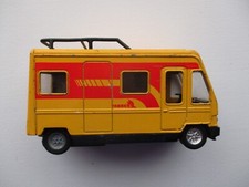 HTF* YELLOW * VINTAGE  DIE