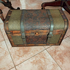 Baule Vintage in legno e cuoio e tessuto con maniglie in ottone