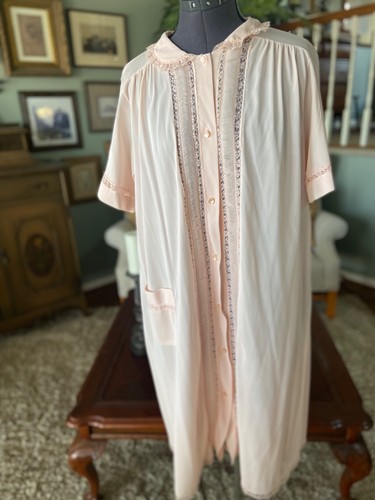 Accappatoio vintage rosa pizzo