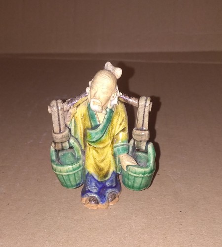 Statuina ceramica cinese