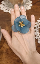 Bigiotteria vintage - BIJOUX ANELLO, FIORE VERDE OTTANIO, REGOLABILE, RESINA