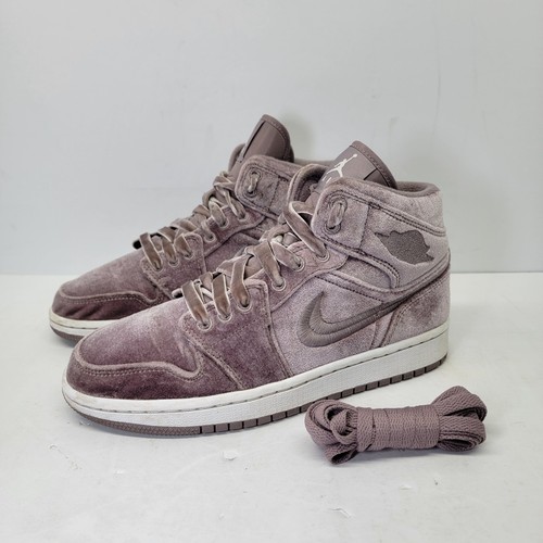 Nike air jordan mid - air,
