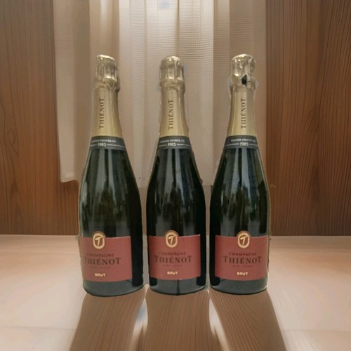 Lotto bottiglie thienot - bottiglie,