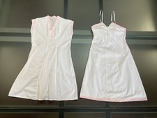 PARURE SOTTOVESTE E CAMICIA DA NOTTE VINTAGE ANNI '50-'60 BIANCA PROFILATA ROSA