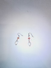 Orecchini in argento-vero corallo e perle scaramazze.