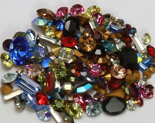 Circa 300 swarovski - 2.300, kg