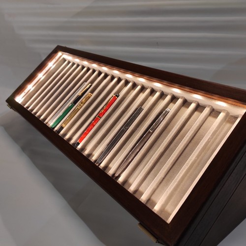 Espositore con luce led - con,