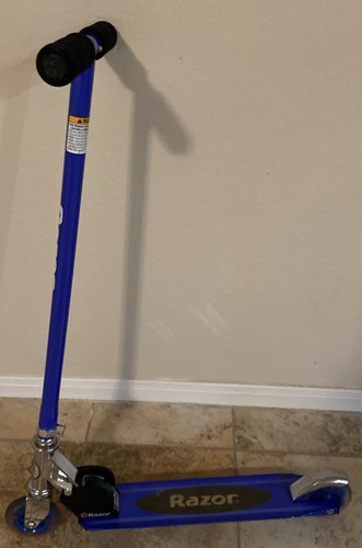 Rare blue color razor - color, kick