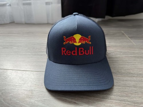 Bnwot red bull trucker - bull, hat