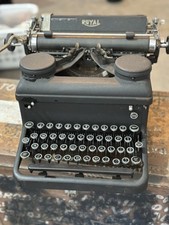 Macchina da scrivere Royal 10
