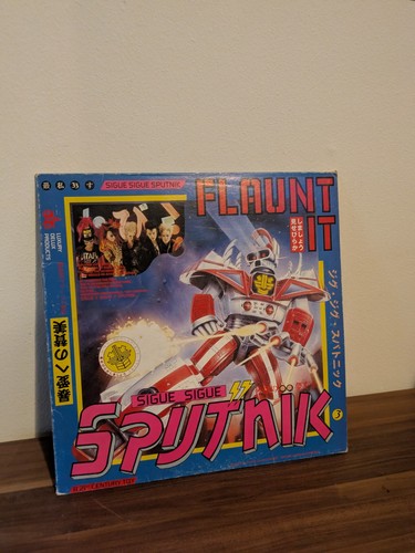 Sigue sputnik - –, flaunt
