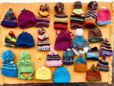 LOTTO PEZZI 24 CAPPELLINI