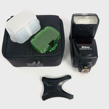 Nikon SB-700 Speedlight Flash