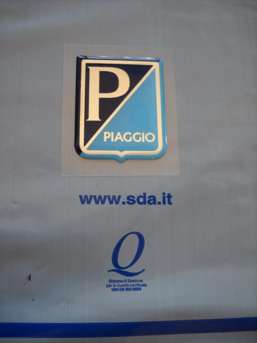 Scudetto piaggio - piaggio, (resinato)