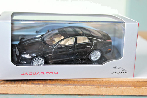Ixo jaguar modello - 1:43,