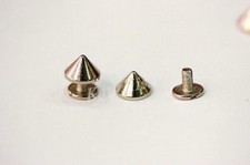 Borchie sfuse a cono con rivetto vite misura 6X9.5mm in ottone colore argento