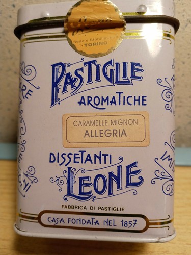 Scatola latta pastiglie - latta, leone