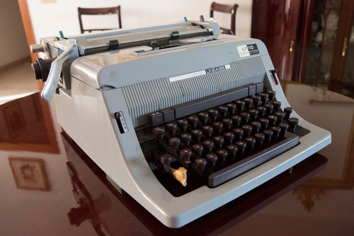 Macchina per scrivere olivetti - macchina,