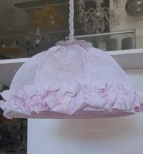 Lampadario In Stoffa Rosa e