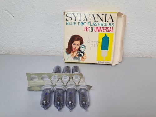 Sylvania blue dot flash bulbs - blue,