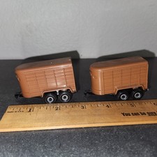 2 ERTL 1/64 MARRONE CAVALLO