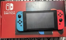 Nintendo Switch con controller usata pochissimo più tre giochi