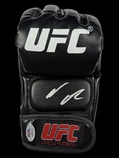 Guanto UFC autografato firmato