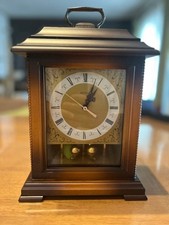 Orologio da tavolo in legno