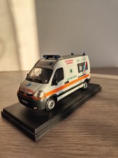 Ambulanza Renault Master  1:43 ( RARE)