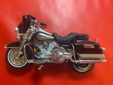 MAISTO 1:18 Modellino Moto HARLEY DAVIDSON ROAD KING Nero ruote in gomma