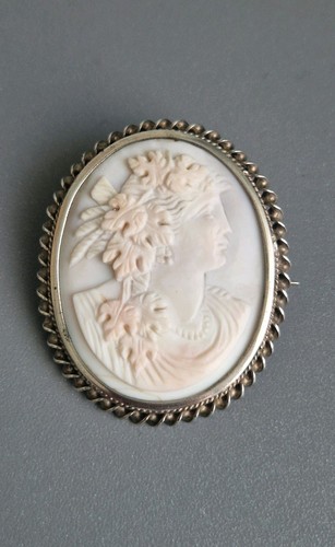 Spilla antica vittoriana rosa