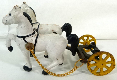 Antico carro giocattolo