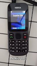 Stock di 2 telefoni vintage Nokia modelli 100 e 220