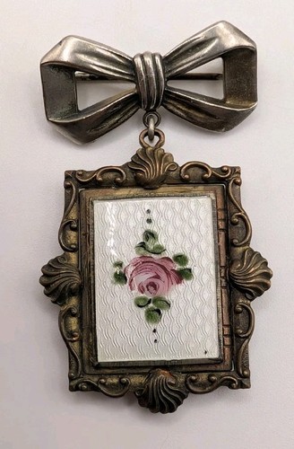 Spilla rosa guilloché vintage