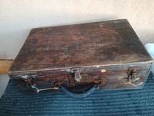 Valigia bagaglio in legno forse a corredo di una Lancia anni 30