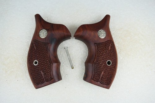 Impugnature smith and wesson - and,