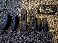 Due telecomandi ufficiali