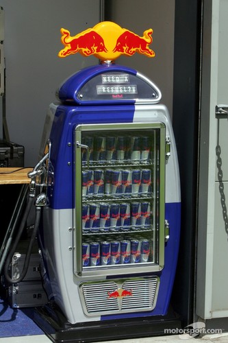 Frigo erogatore red bull - frigo,
