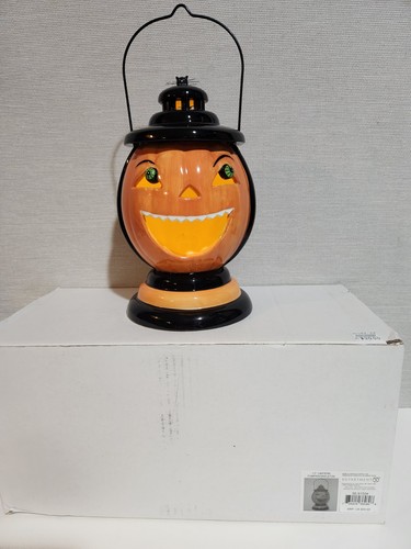 Dept lit pumpkin lantern - lit,
