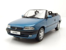 Opel Astra F Cabrio 1994 Blu Metallizzato Modellino 1:24 Whitebox