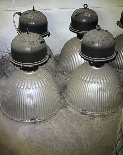 Faro campana industriale - a,