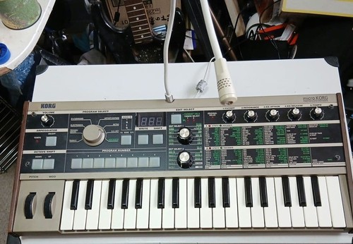 Korg microkorg synthesizer - microkorg,