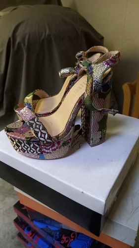 Scarpe con tacco - con, lora
