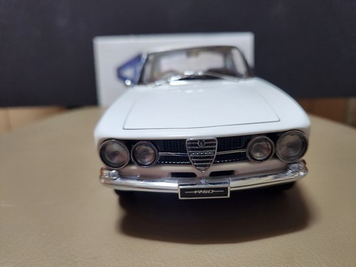 Autoart alfa romeo 1750 - 1:18,