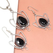 Ciondolo spinale nero pietra