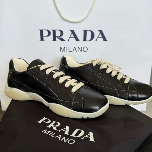 Prada riedizione scarpe