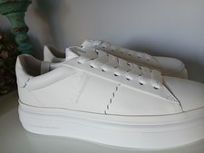 Nuove sneaker Kennel und