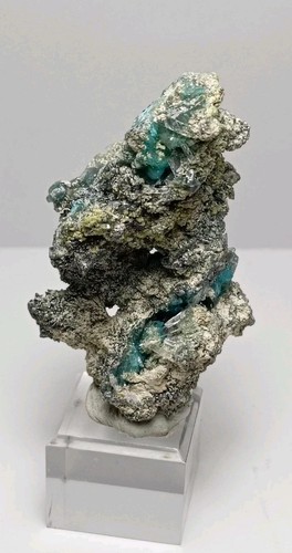 Borcarite with nifontovite - borcarite, san